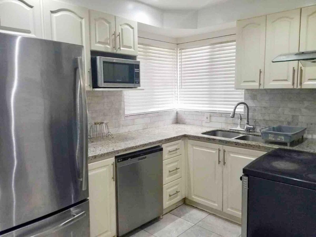 Spacious Mbr Near Kennedy Subway & Go Toronto Luaran gambar