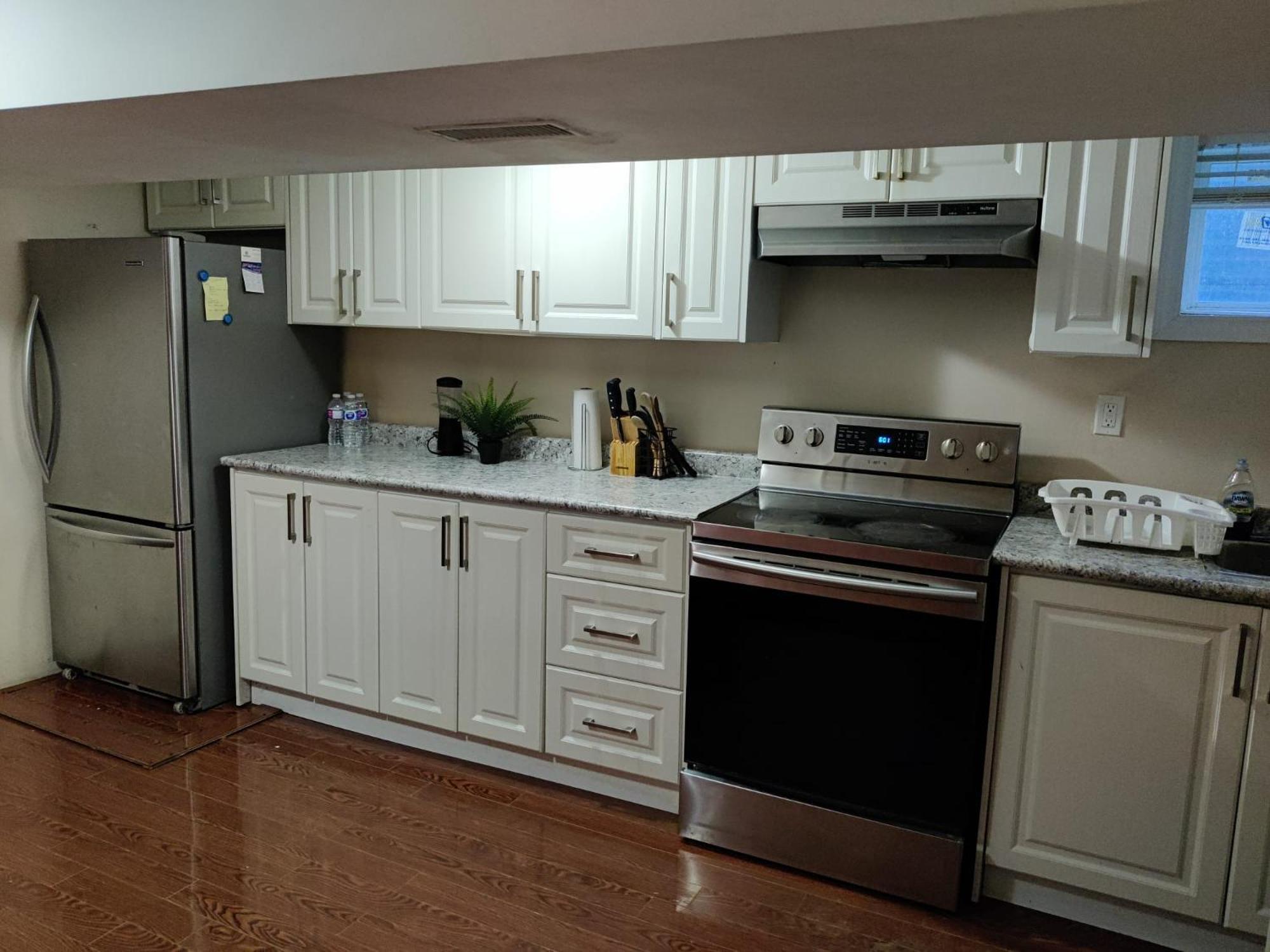 Spacious Mbr Near Kennedy Subway & Go Toronto Luaran gambar