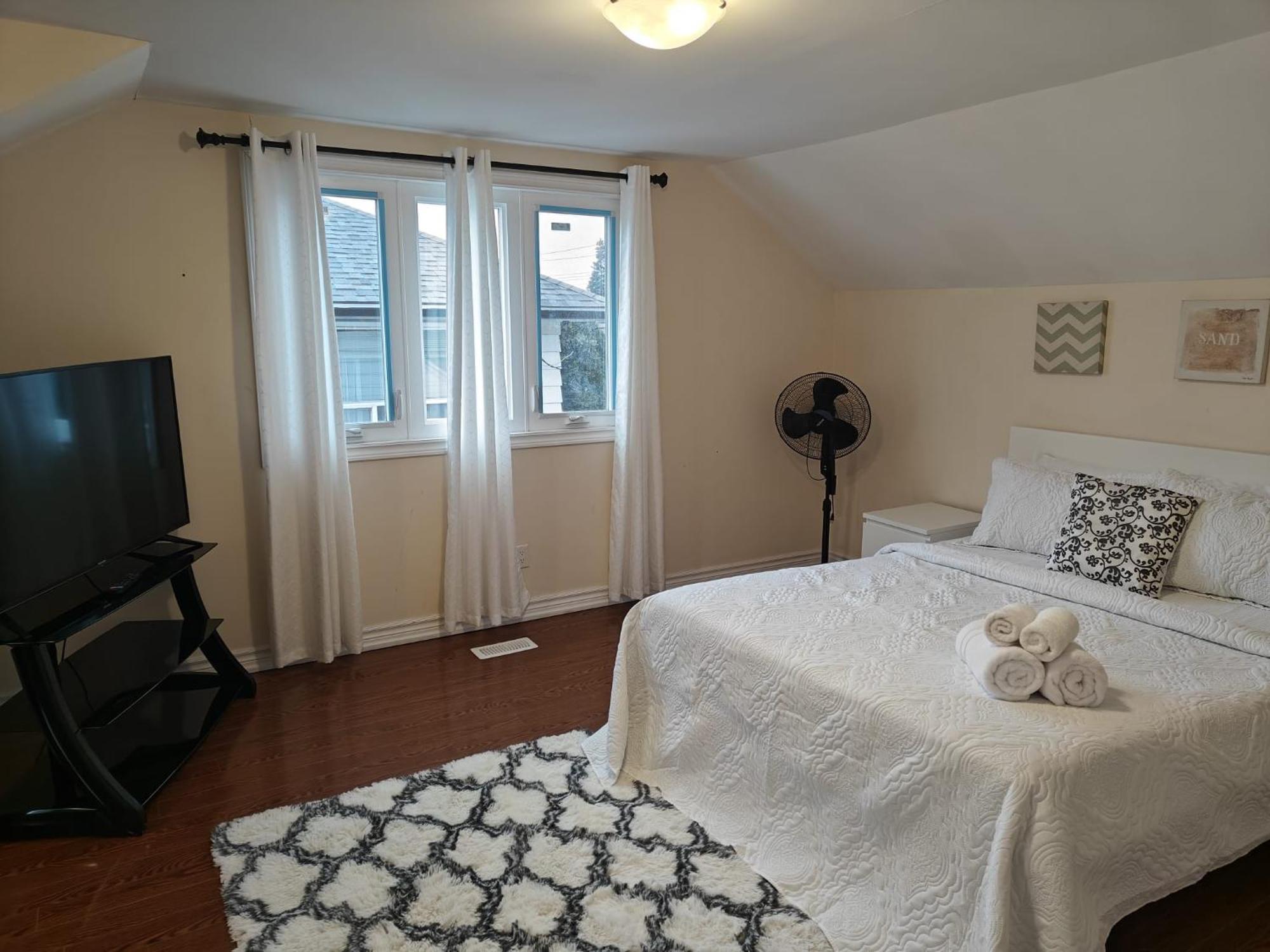 Spacious Mbr Near Kennedy Subway & Go Toronto Luaran gambar
