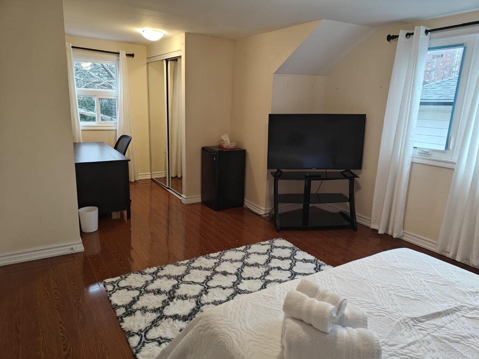 Spacious Mbr Near Kennedy Subway & Go Toronto Luaran gambar