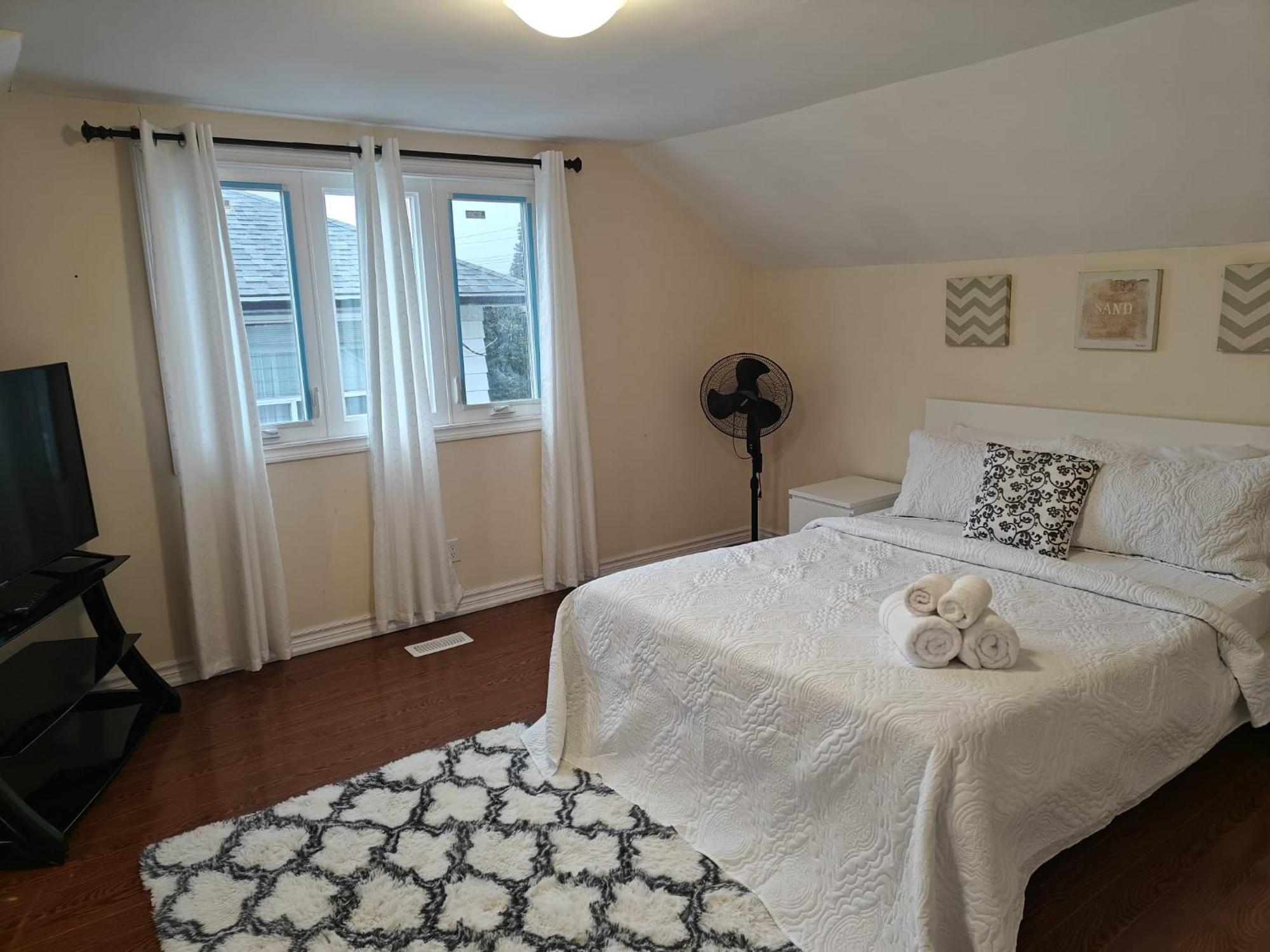 Spacious Mbr Near Kennedy Subway & Go Toronto Luaran gambar