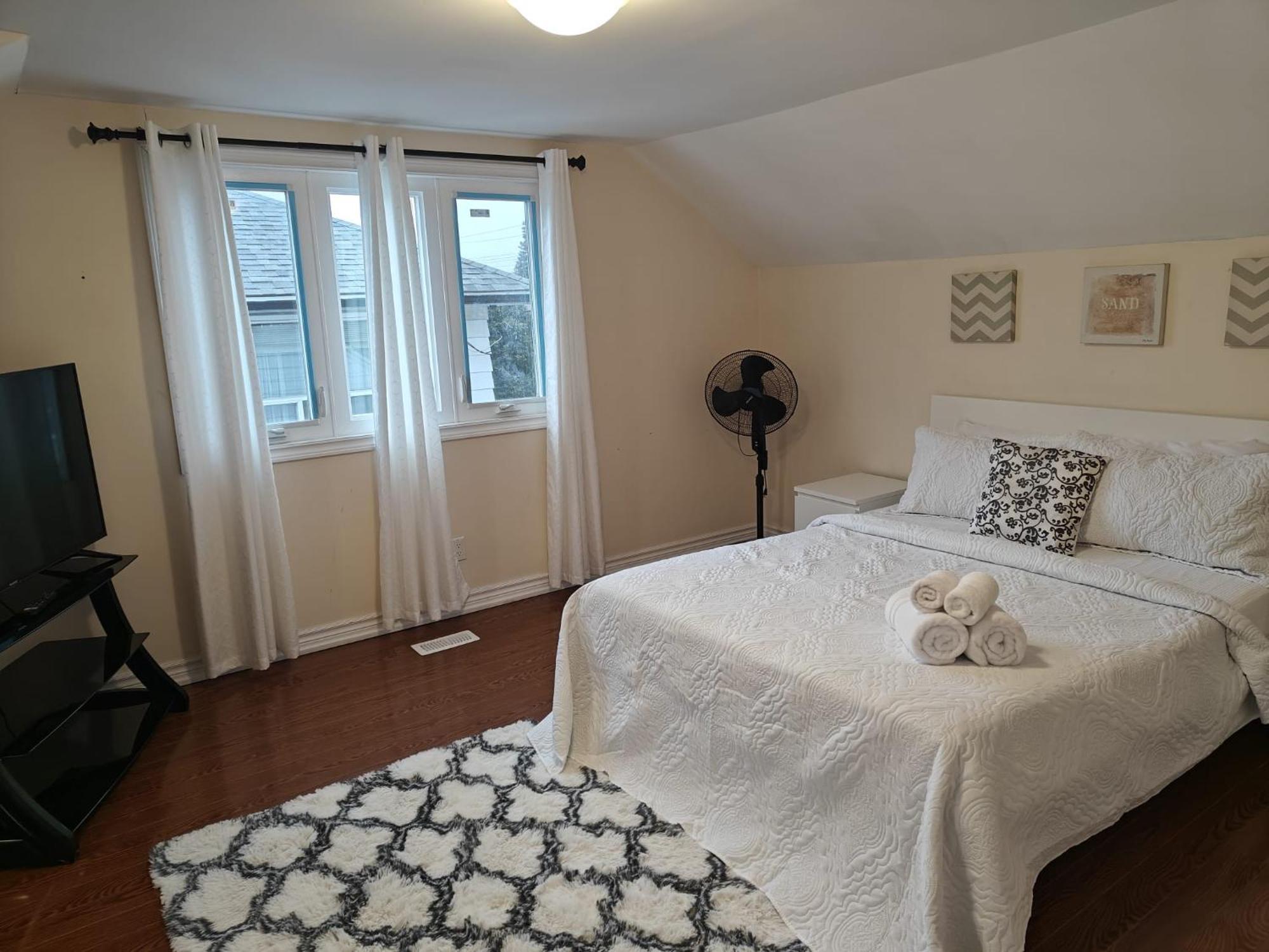 Spacious Mbr Near Kennedy Subway & Go Toronto Luaran gambar