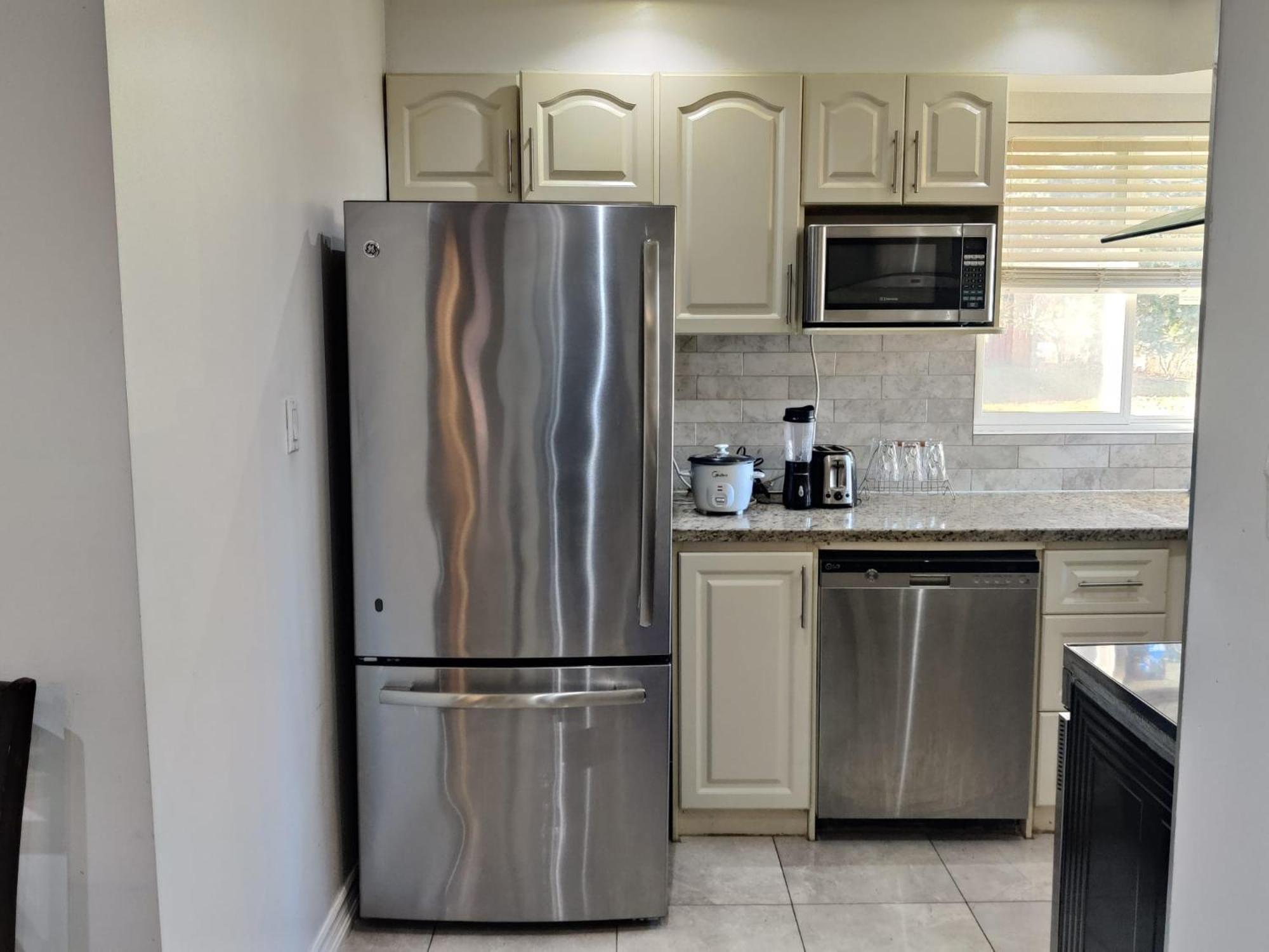 Spacious Mbr Near Kennedy Subway & Go Toronto Luaran gambar
